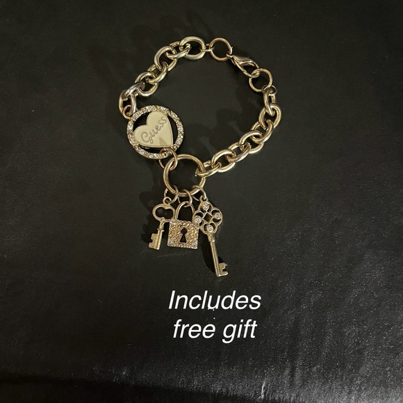 Guess Charm Bracelet with free gift included - Picture 1 of 13